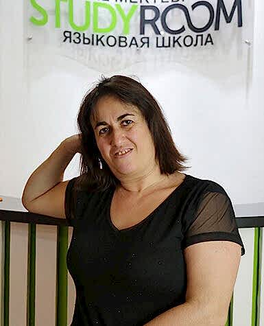 Преподаватель Манто Регина
